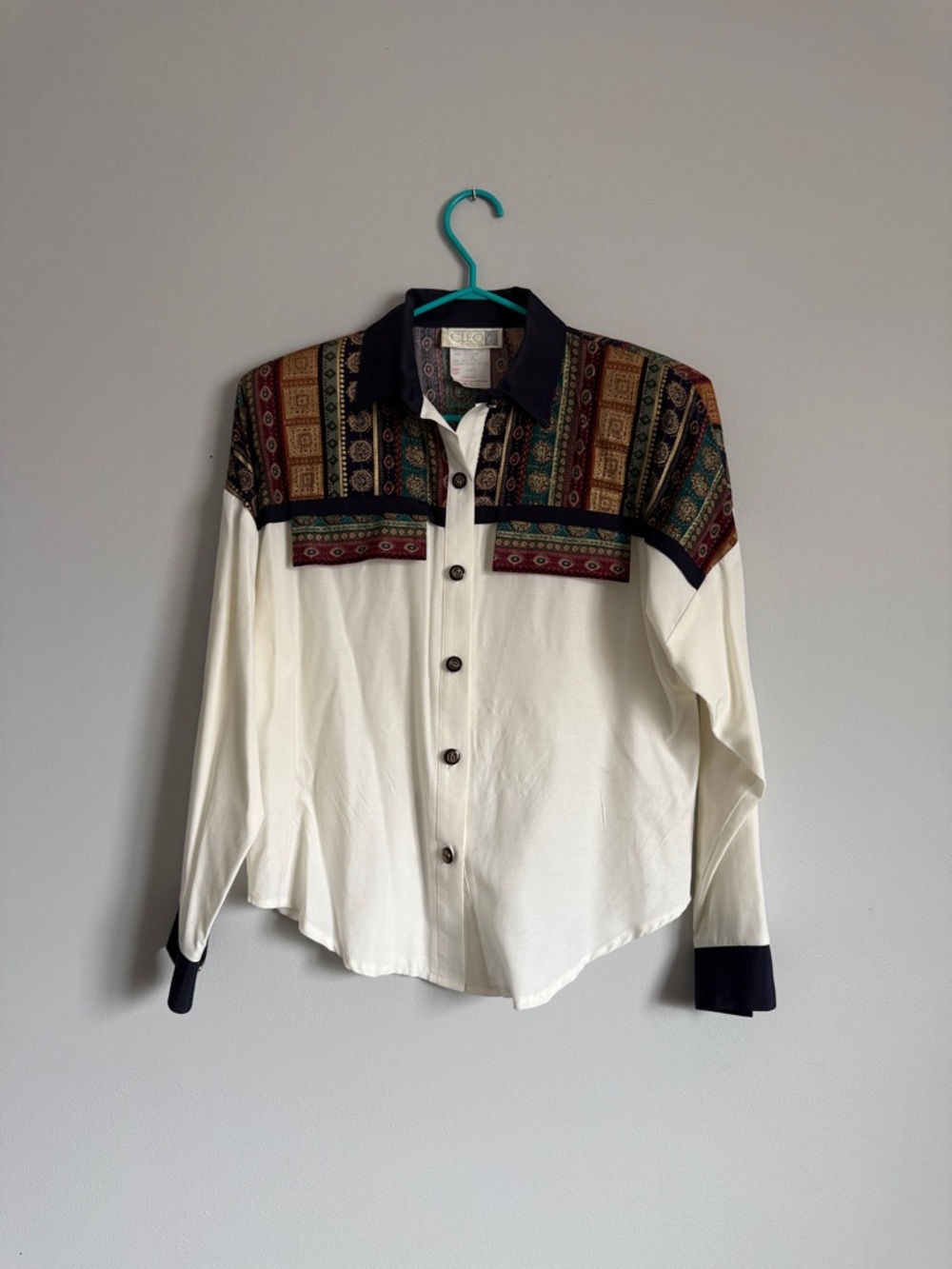 Vintage-Inspired Cream Button-Up Shirt with Patterned Yoke western Medium - Picture 2 of 6